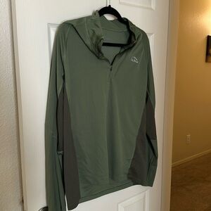 Army Green Men’s LL Bean light quarter zip